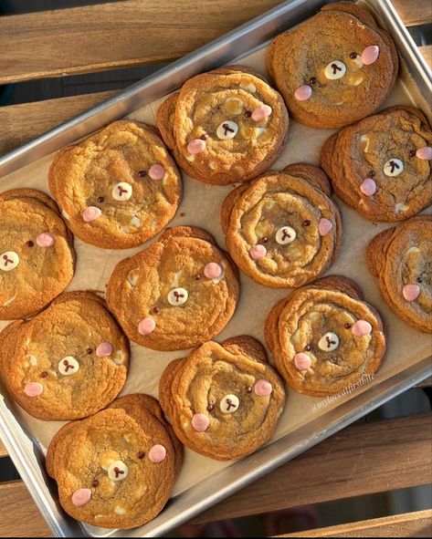 cookies decorated like bears